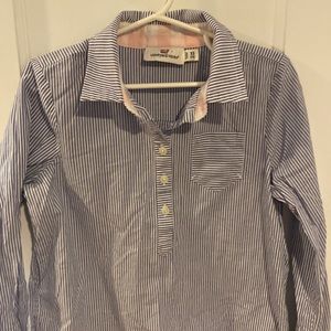 Navy and white striped Vineyard Vines girls button down.size 5/6 Adorable!